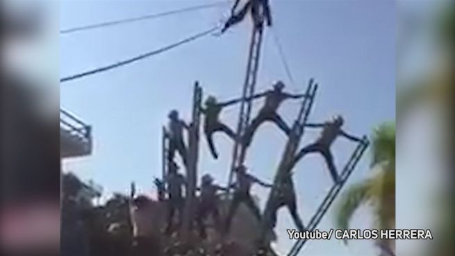 go to Schlechte Hochstapler: Feuerwehr-Kunststück scheitert