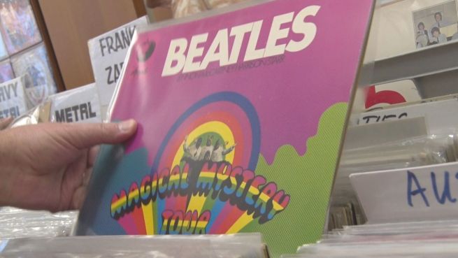 go to Verrückt nach Beatles: Sammler auf der Plattenbörse