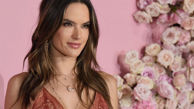 go to Happy Birthday, Alessandra Ambrosio!